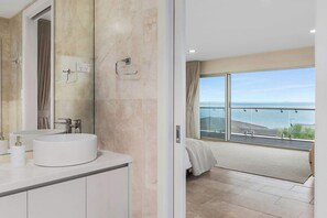 Bañera, secador de pelo