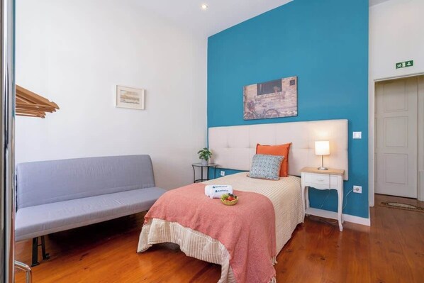 2 chambres, fer et planche à repasser, lit de bébé portatif, Wi-Fi