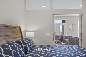 2 bedrooms, desk, iron/ironing board, travel cot - Reluxme | Elegant 2BR Condo w/ Resort Amenities (Charlotte)