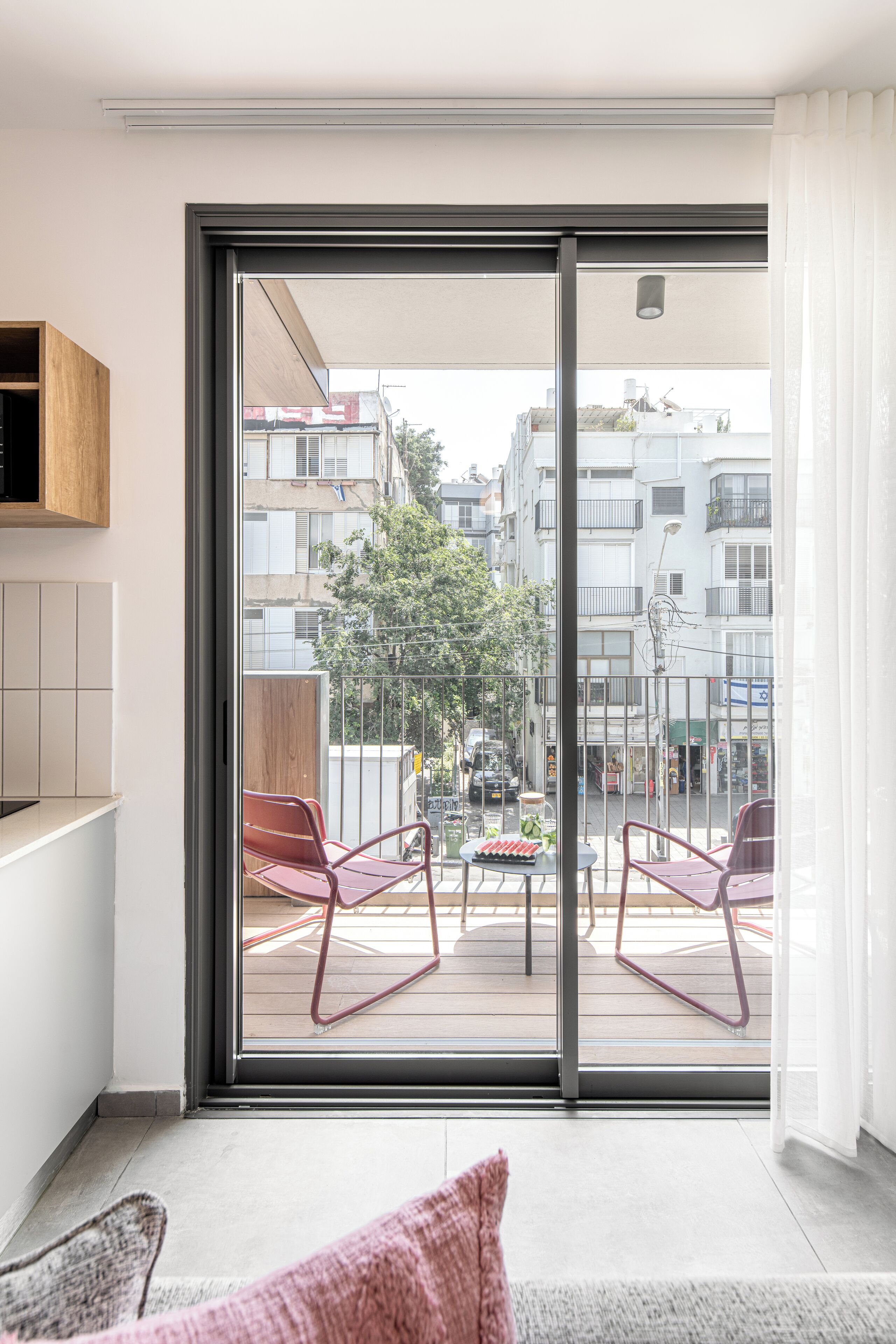 2 Bedroom front Apartment (King George #79 St.) | Terraço/pátio
