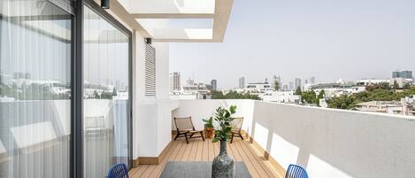 2 Bedroom Penthouse Apartment (King George #79 St.) | Terrasse/patio