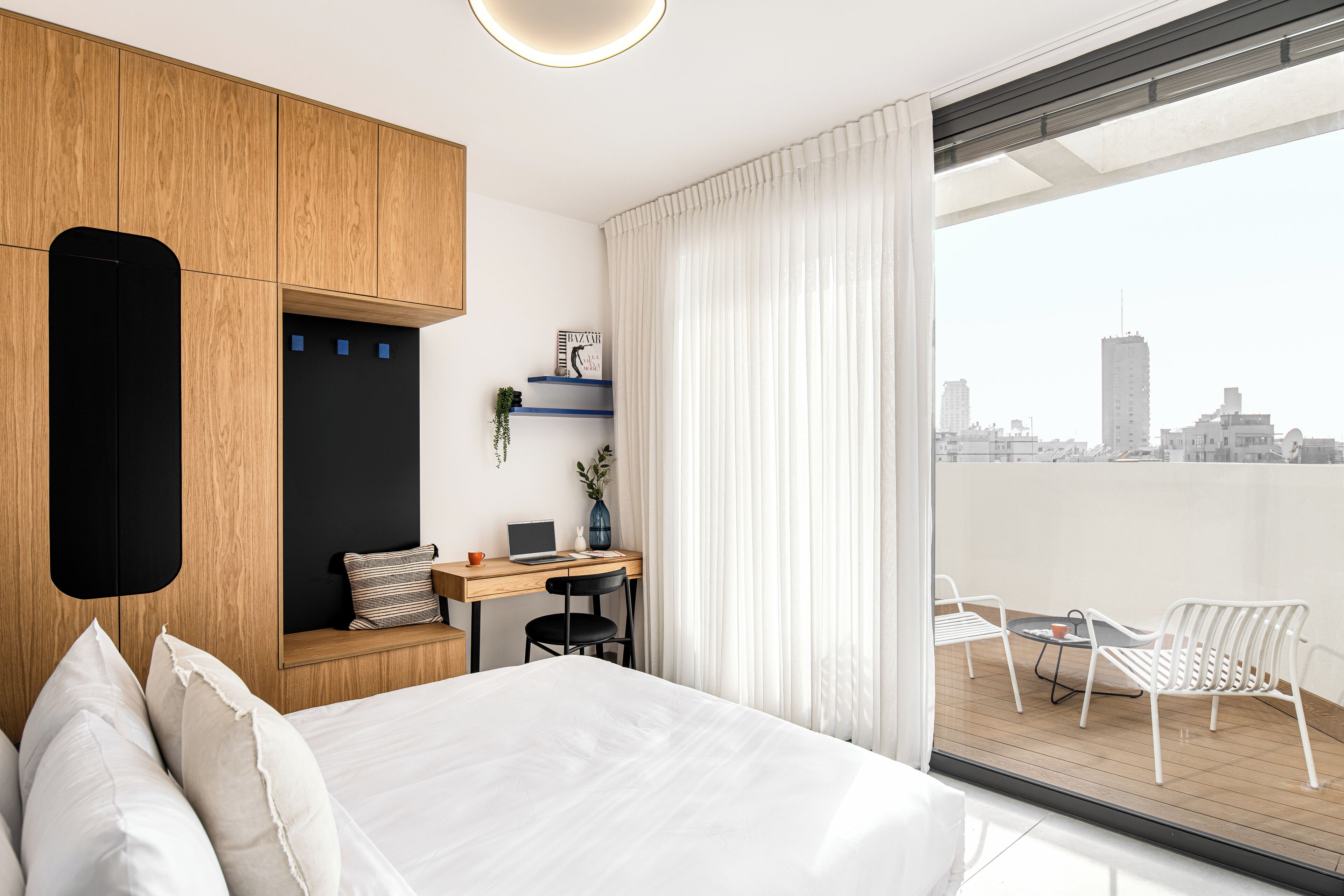 2 Bedroom Penthouse Apartment (King George #79 St.) | Down comforters, desk, laptop workspace, blackout drapes