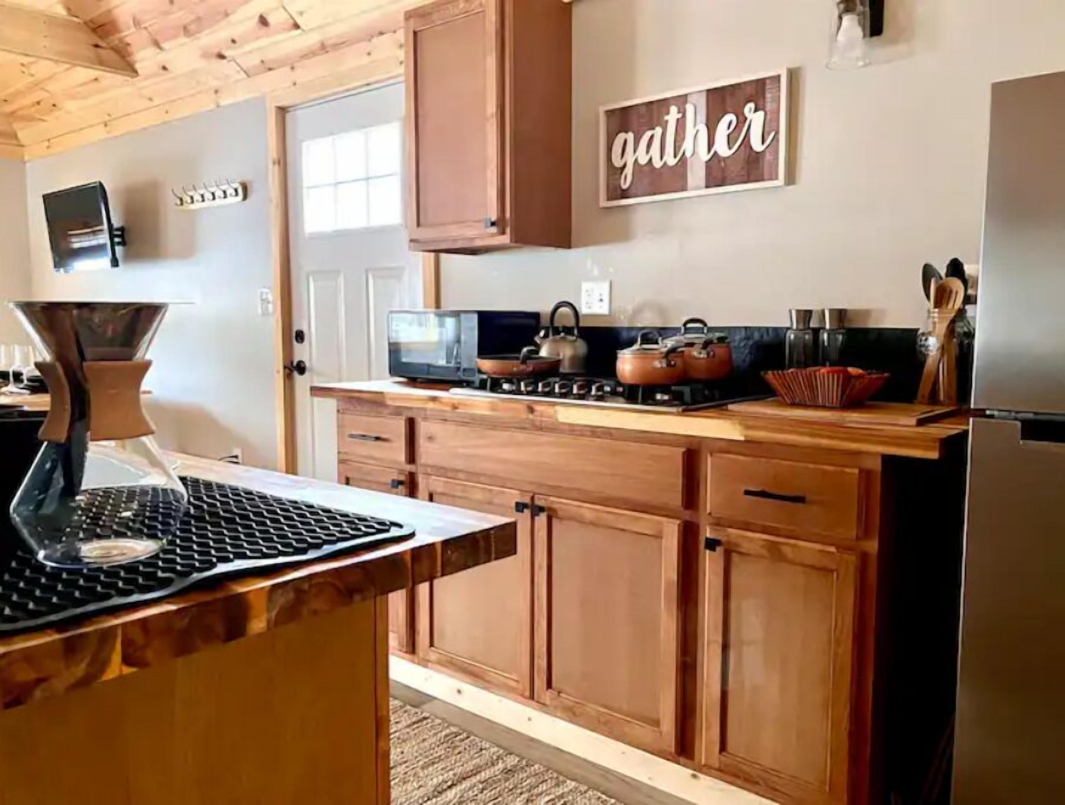 冰箱、微波炉、烤箱、炉灶