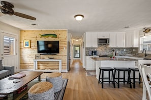 Fridge, microwave, oven, stovetop - Semi-oceanfront cottage delight! (Nags Head)