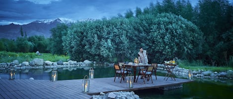 Couples’ dining
