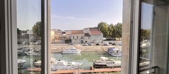 Apartment overlooking the Quais de Beaucaire