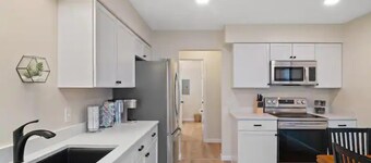 The Royalton Ranch - 2 kings 1 Queen Single Floor Living