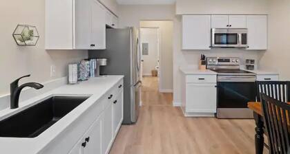 The Royalton Ranch - 2 kings 1 Queen Single Floor Living