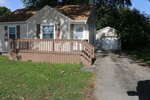 Exterior - Updated home 10 minutes walk from Notre Dame (South Bend)
