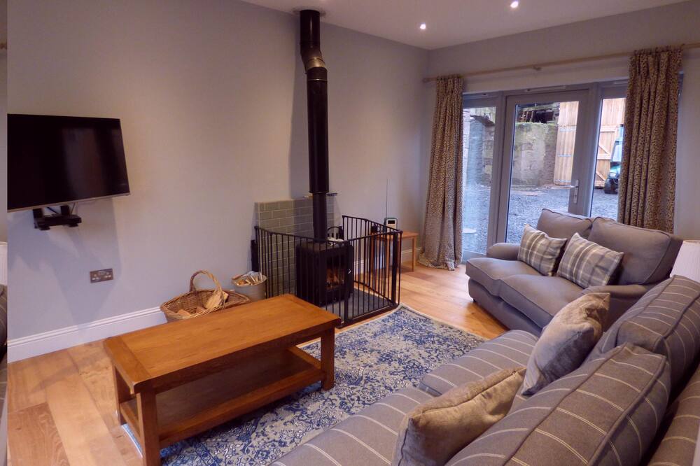 Glorious Gardeners Cottage - Sleeps 4