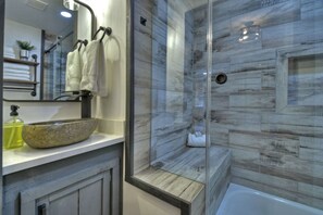 Shower, hair dryer, towels, soap - Modern Rustic Loft Suite in Downtown Blue Ridge (Blue Ridge)
