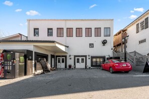 Exterior - Modern Rustic Loft Suite in Downtown Blue Ridge (Blue Ridge)