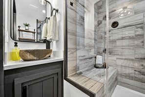 Shower, hair dryer, towels, soap - Modern Rustic Loft Suite in Downtown Blue Ridge (Blue Ridge)