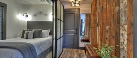 Bügeleisen/Bügelbrett, Reisekinderbett, kostenloses WLAN, Bettwäsche