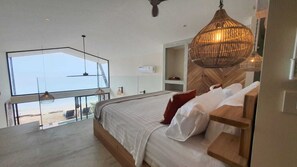 2 bedrooms, pillowtop beds, in-room safe, blackout drapes - Sarana Beach Villas (Koh Samui)