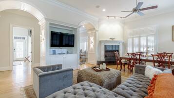 Smart-TV, peis og stereoanlegg