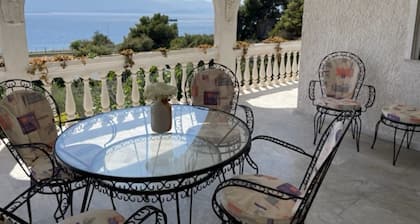 Country house by the Sea 200m with garden