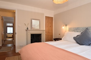 Romantic Cottage | 2 bedrooms, travel crib, free WiFi, bed sheets - 5 East Street  (Rye)