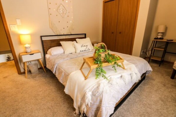 2 bedrooms, iron/ironing board, free WiFi, bed sheets