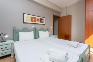 9 quartos, ferros/tábuas de passar roupa, Wi-Fi, roupa de cama