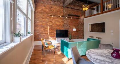 Chic Loft, Sleeps 5