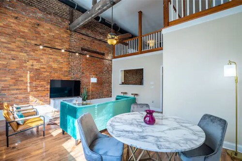 Chic Loft, Sleeps 5
