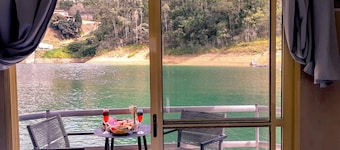 Float Inn