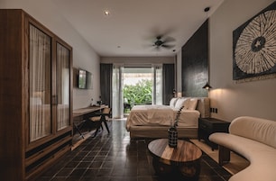 Premium bedding, down comforters, in-room safe, iron/ironing board