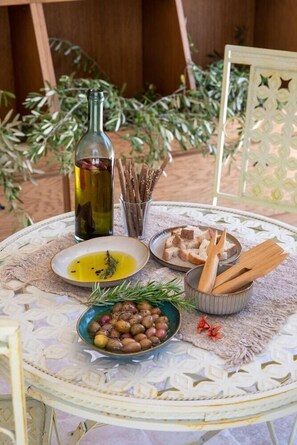 Outdoor dining - Zigo's Hotel (Ortaca)