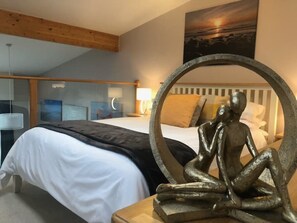 3 bedrooms, in-room safe, iron/ironing board, travel crib