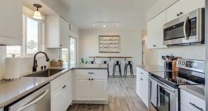 Family-Friendly Fun House! with HOT TUB!