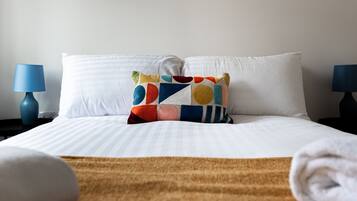 2 bedrooms, iron/ironing board, free Internet, bed sheets