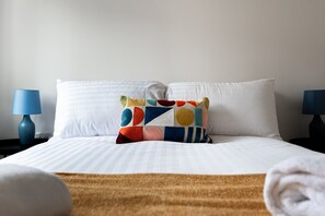 2 chambres, fer et planche à repasser, Internet gratuit, draps fournis