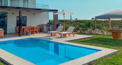 HOP Encanto: Countryside, Sun & Fun in Pisco