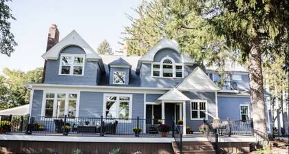 LAST MINUTE DEAL FOR AWARD WINNING COPPER KING MOUNTAIN MANSION AT DEEP DISCOUNT