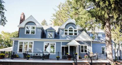 LAST MINUTE DEAL FOR AWARD WINNING COPPER KING MOUNTAIN MANSION AT DEEP DISCOUNT