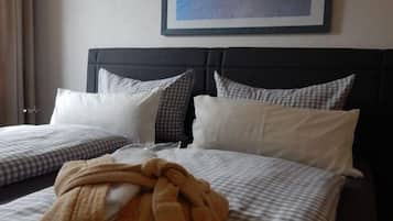 1 bedroom, in-room safe, desk, iron/ironing board