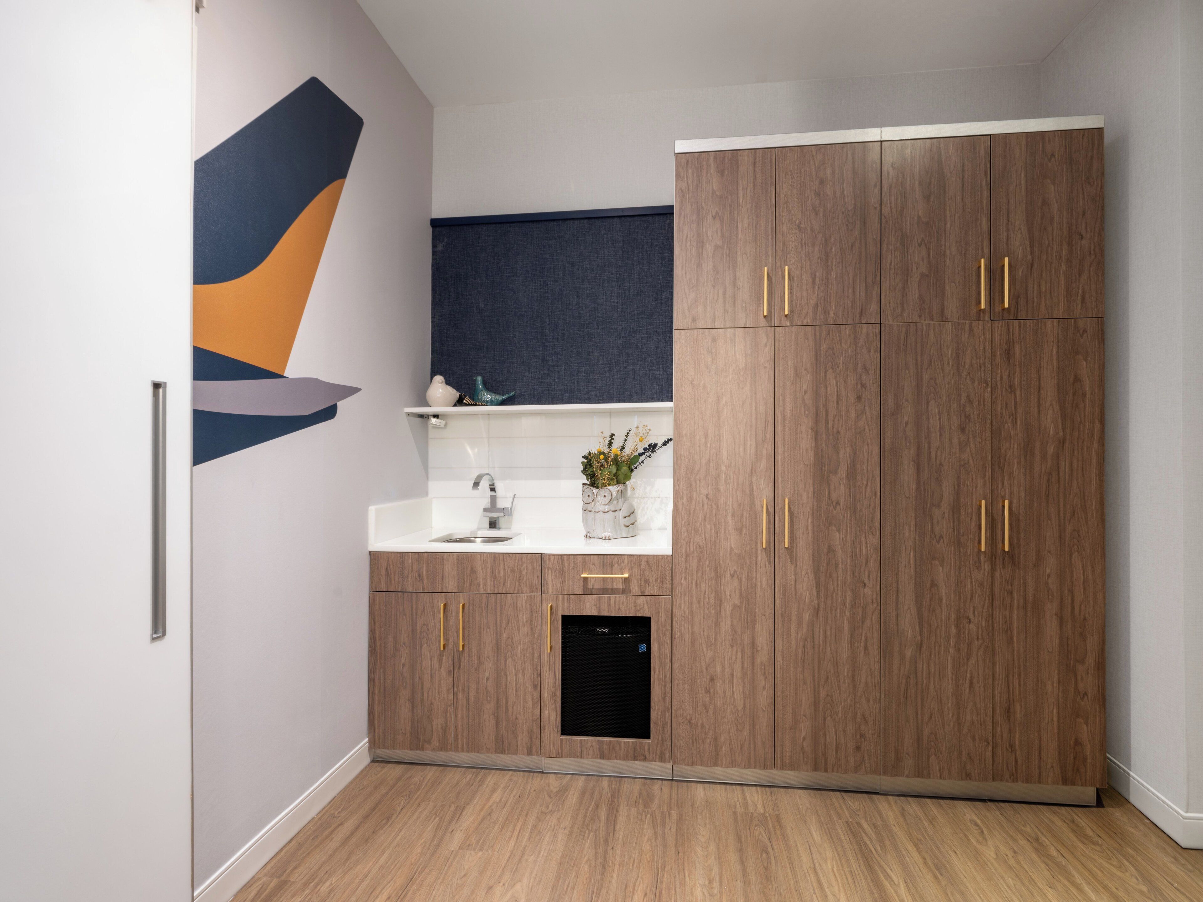 1 bedroom, hypo-allergenic bedding, in-room safe, desk