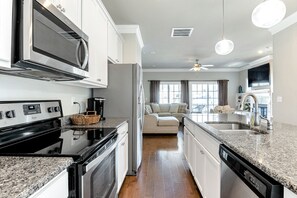 Fridge, microwave, oven, stovetop - Family-Friendly 3BR • Vibe District • Near Beach (Virginia Beach)