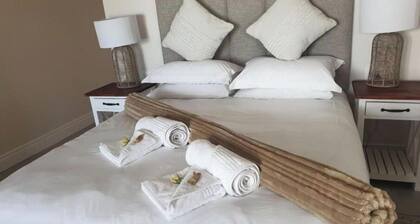 Deluxe Double or Twin Room with Sea View