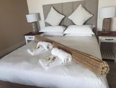 Deluxe Double or Twin Room with Sea View