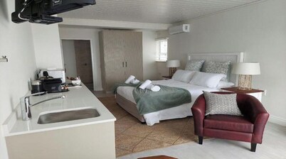 Luxury Queen Room