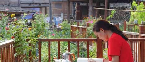 Khu ẩm thực ngoài trời