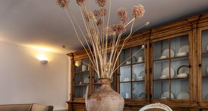 Cenoura-Brava Villas & Suites.