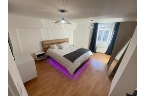 1 soveværelse, skrivebord, strygejern/strygebræt, gratis Wi-Fi