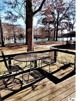 Outdoor dining - Fish, Play, Sleep on the  Bayou (Mer Rouge)