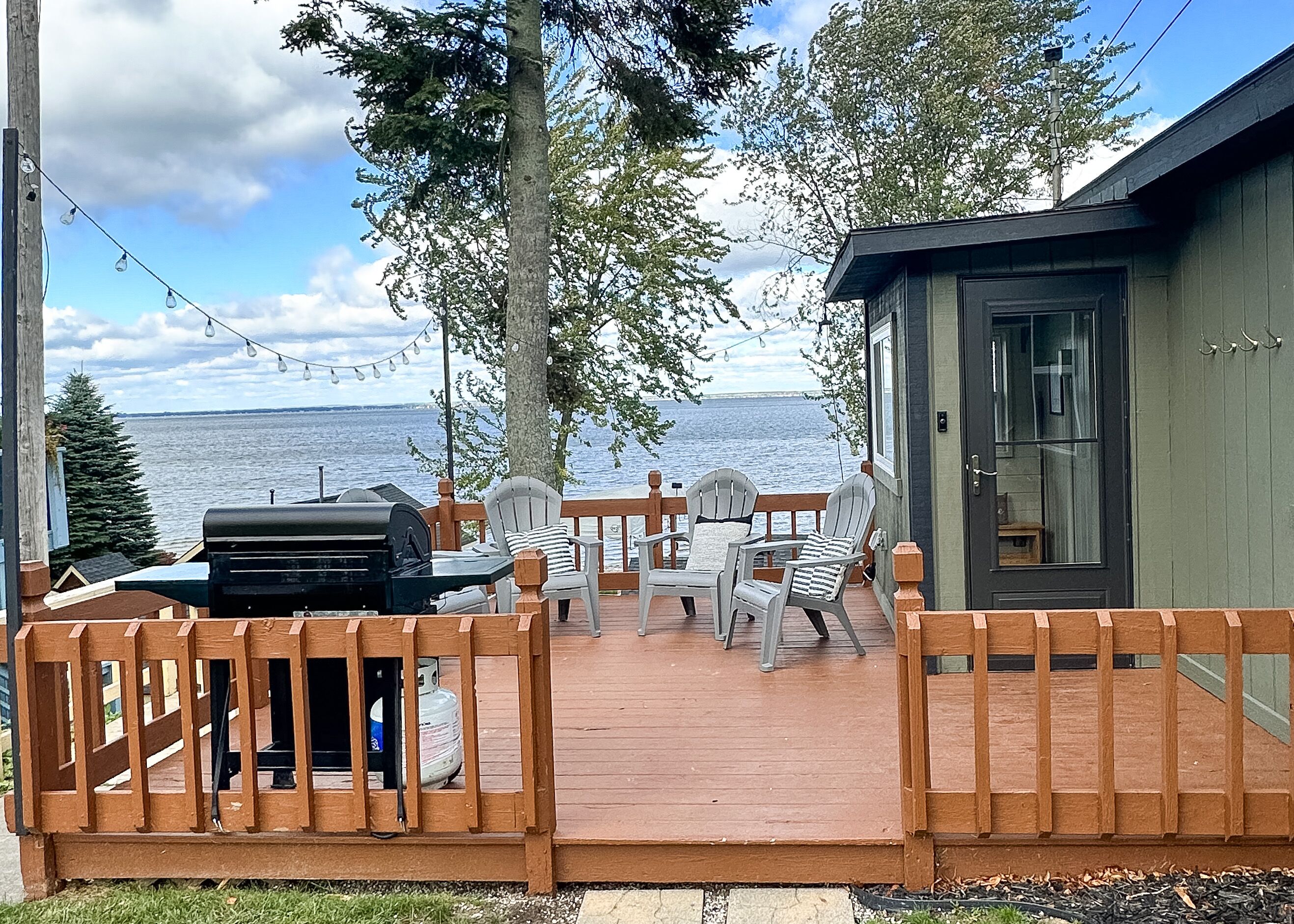 Lake House, Steps to Lake,  Beach, Private Deck