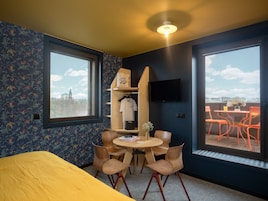 Ropa de cama de alta calidad y cortinas blackout