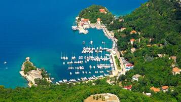 House (Zvjezda - with hot tub,next to the be) | Exterior