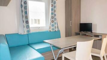 Mobil Karavan Comfort | Area keluarga | Meja tenis meja